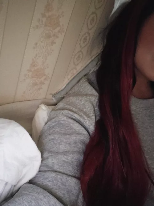 feeling a bit lonely... who wants to keep each other company??