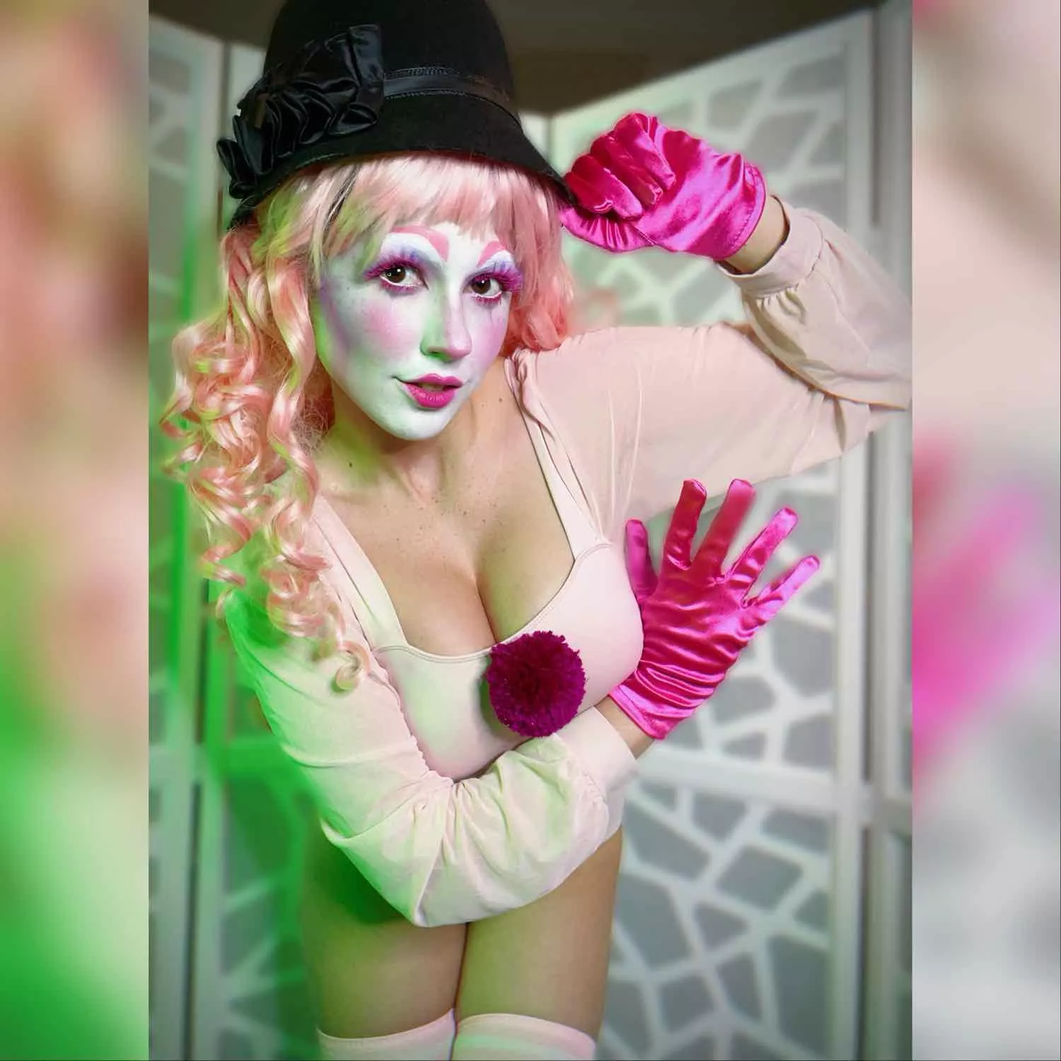 Get undressed with Sprinkles the clown! 