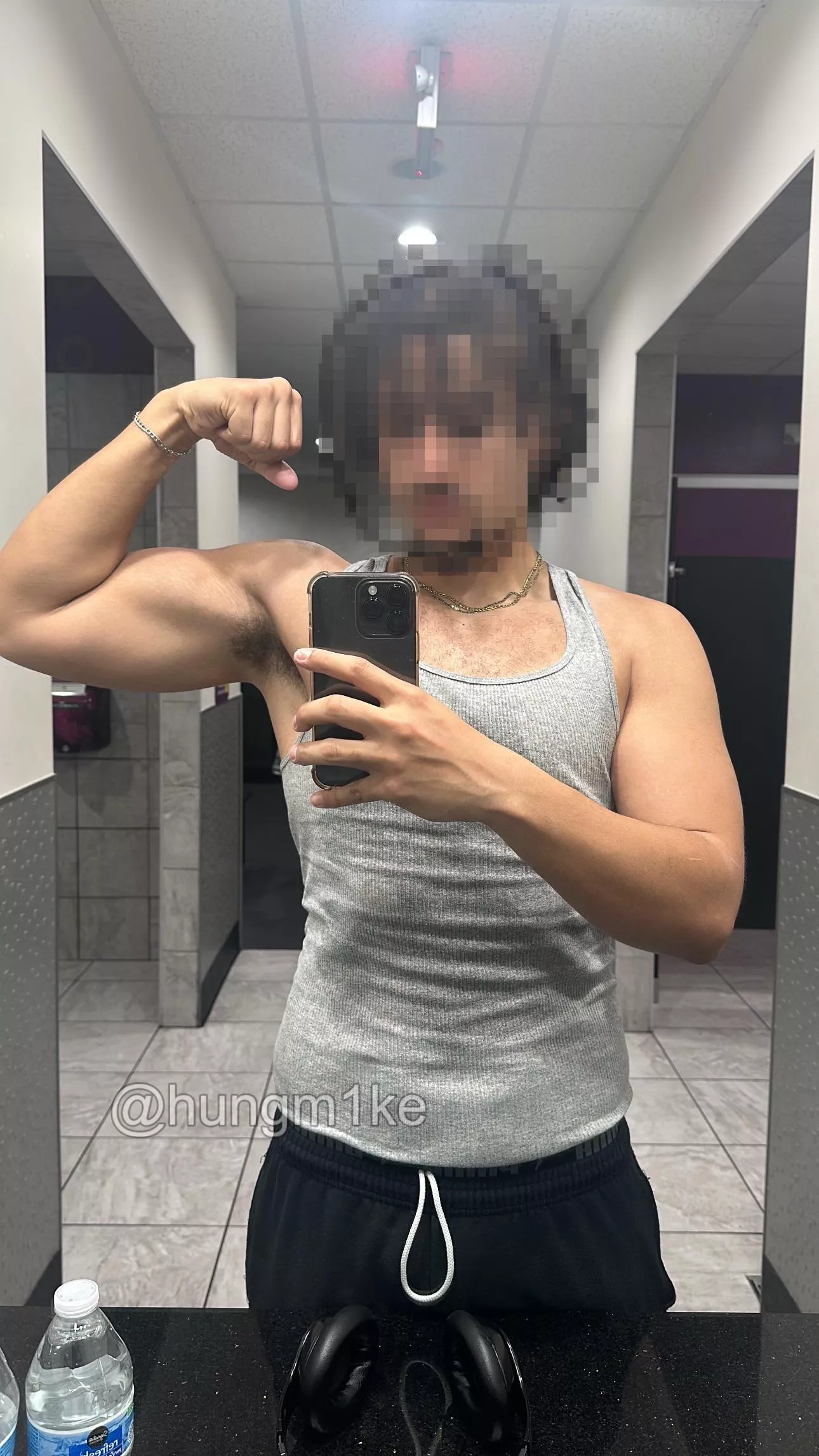 give em a big whiff forgot my deodorant 