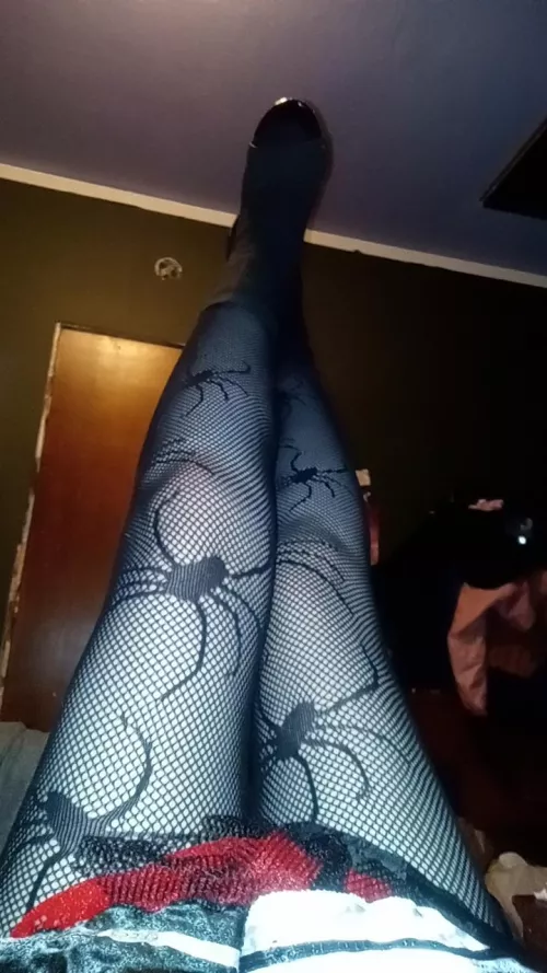 going out for drinks in a clown costume and I put the spider tights on tonight 