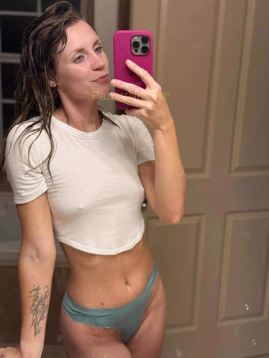 Good morning reddit [NeighborhoodMILF]