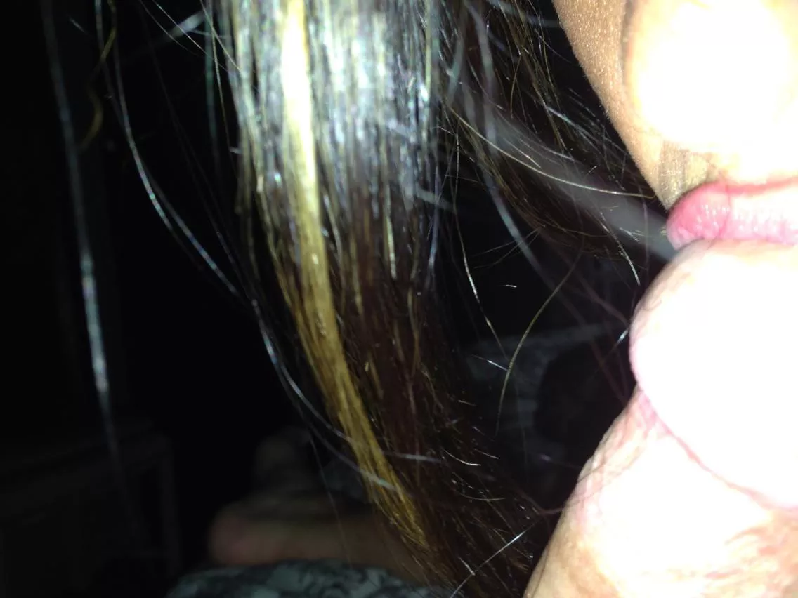 Happy day after Halloween. Sexy pic for the times…. Just a 💋 