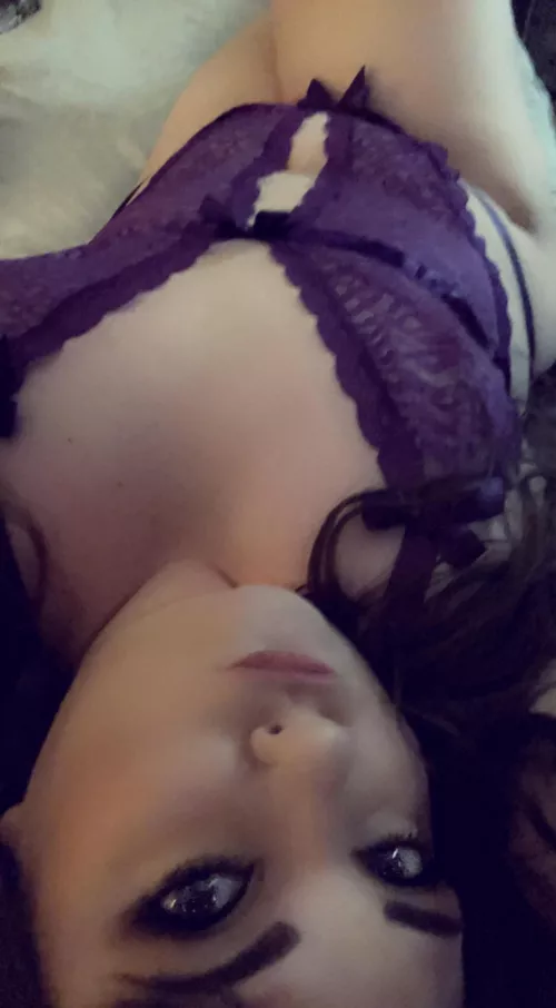 Happy Friday, anyone want to snuggle? I’m cold 🤭