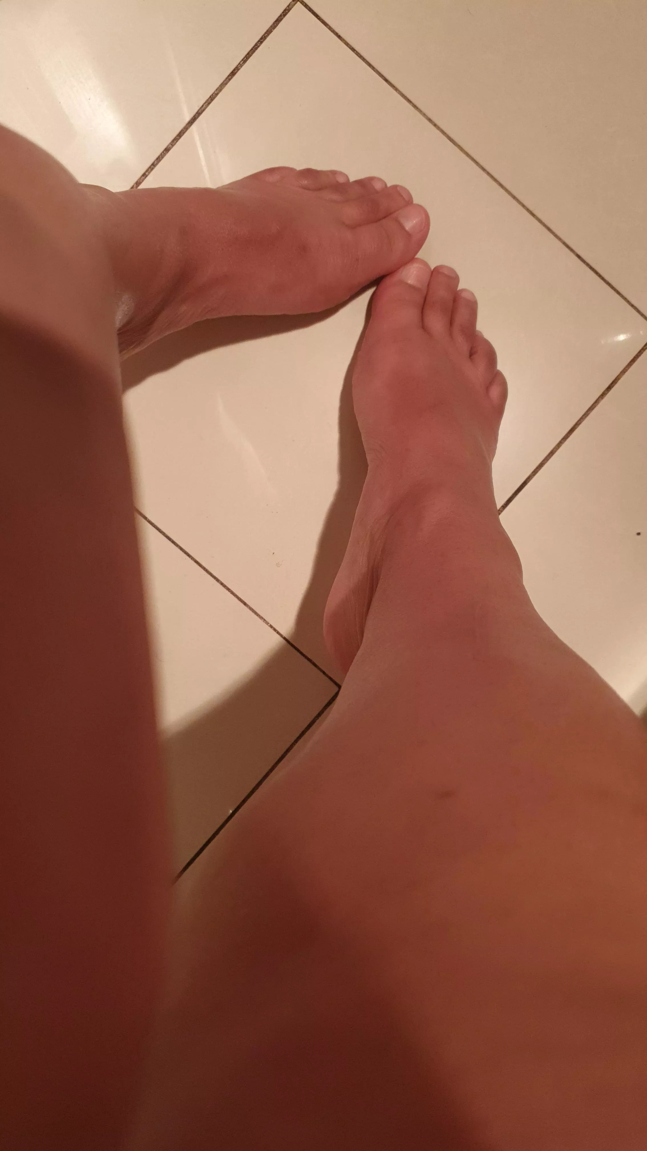 I love getting my feet sucked 