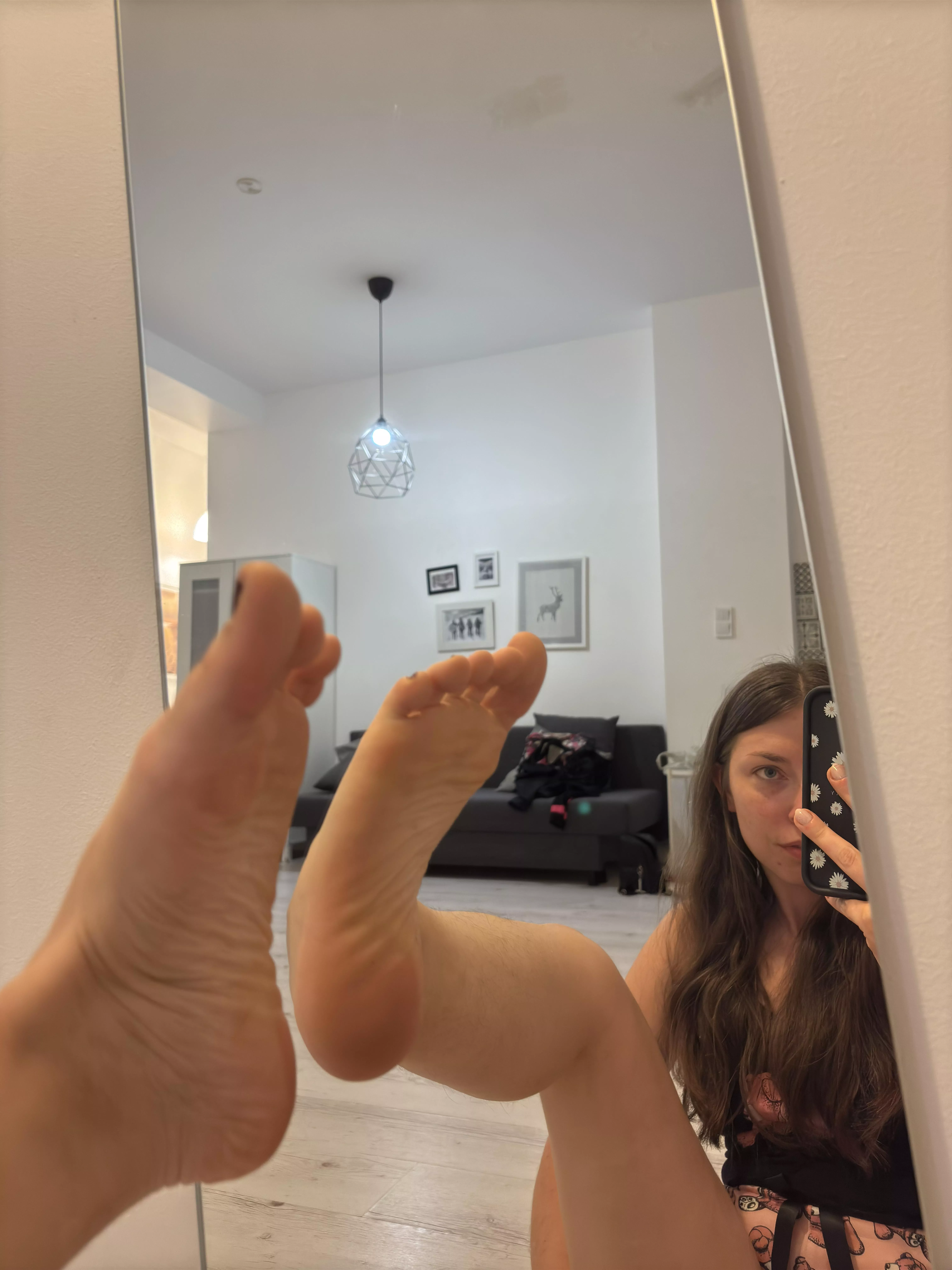 I want to see 0 on your bank account tonight while I swim in cash ☺️🤷🏻‍♀️