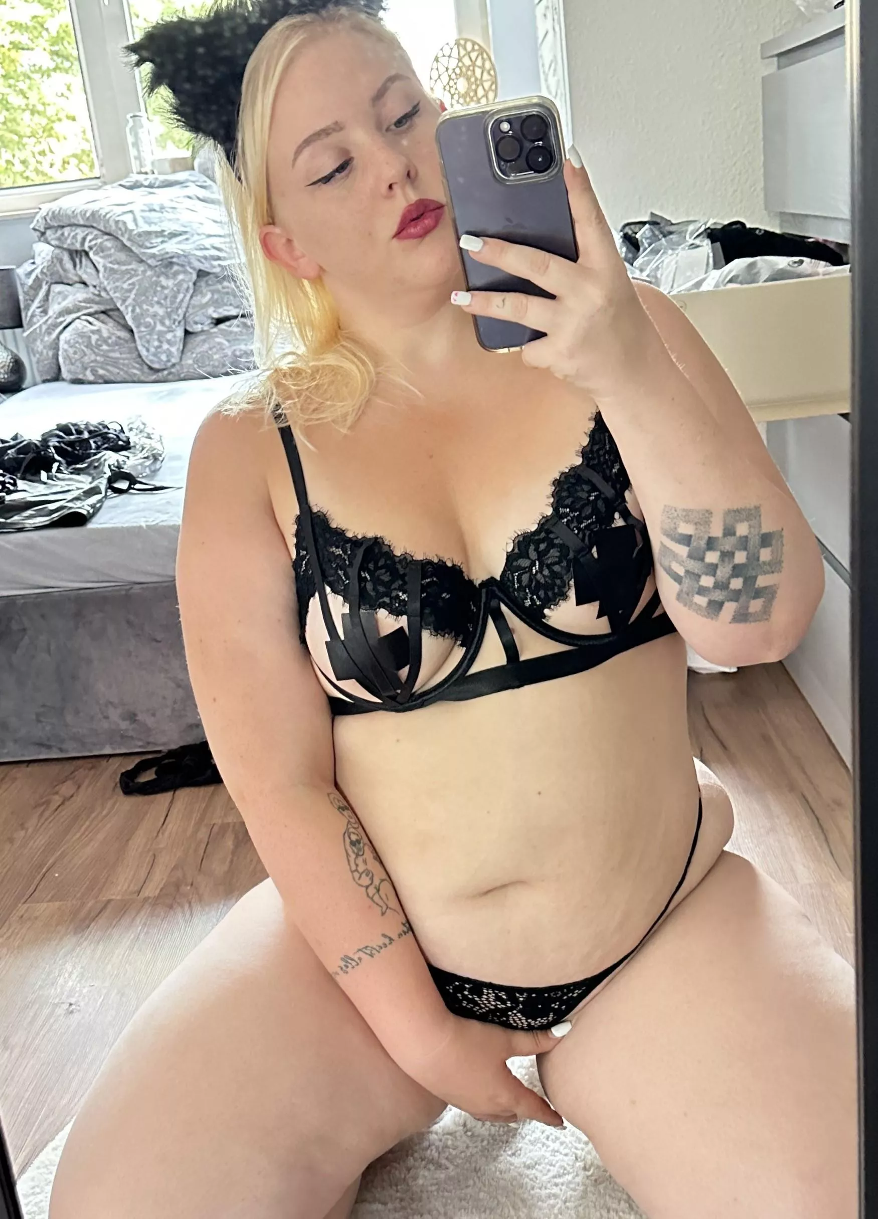 I'm not a hot mess, i'm a spicy disaster. 