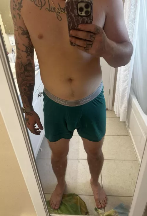 Listen you pathetic sluts! You worked all week and now its time to open your wallets and buy me dinner