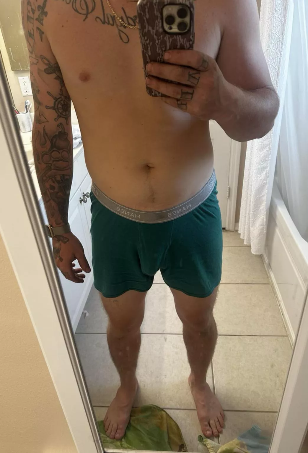 Listen you pathetic sluts! You worked all week and now its time to open your wallets and buy me dinner