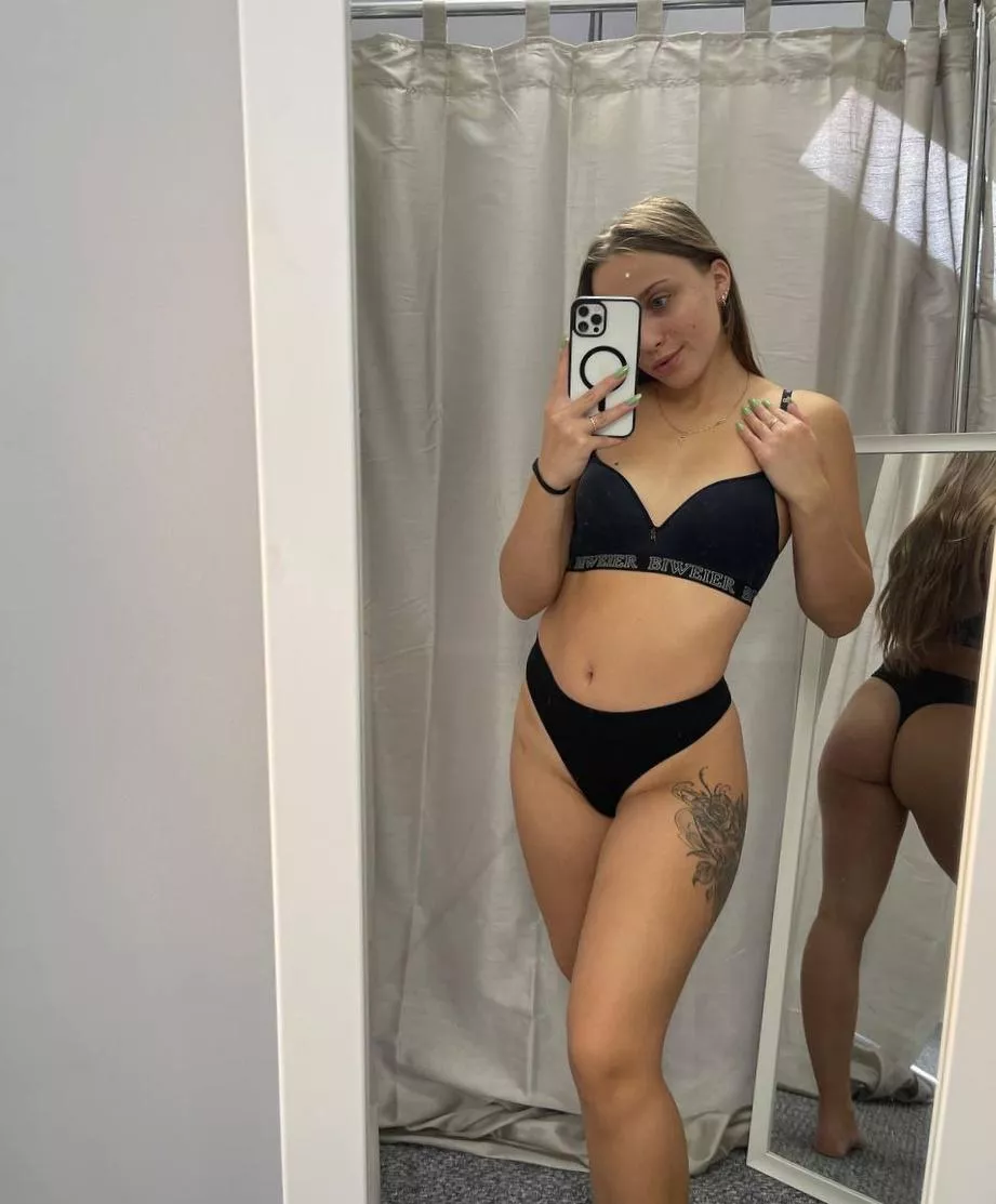 Locker room selfies are the best selfies