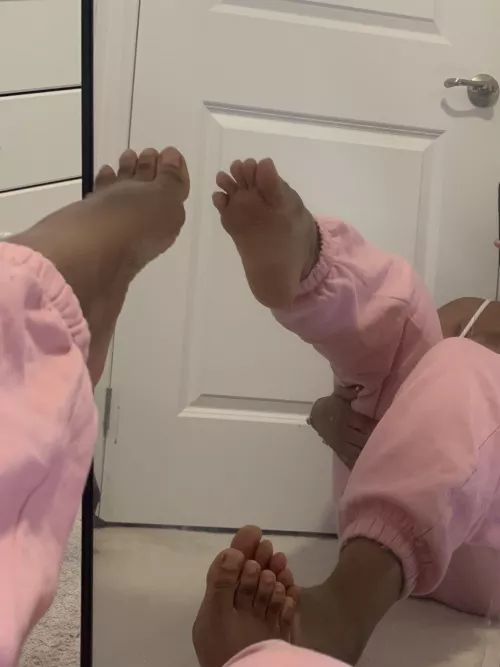 my feet are in need of a pedicure💅🏽