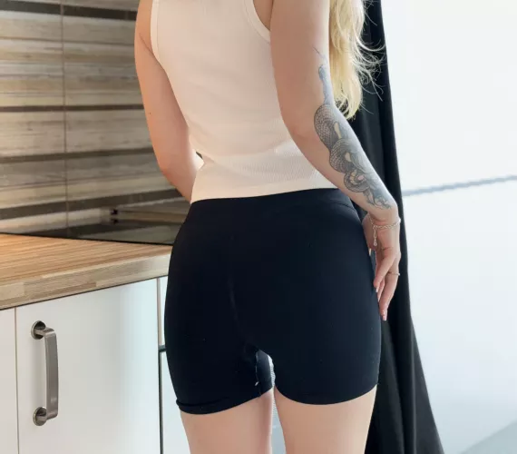 My shorts dont fit over my ass