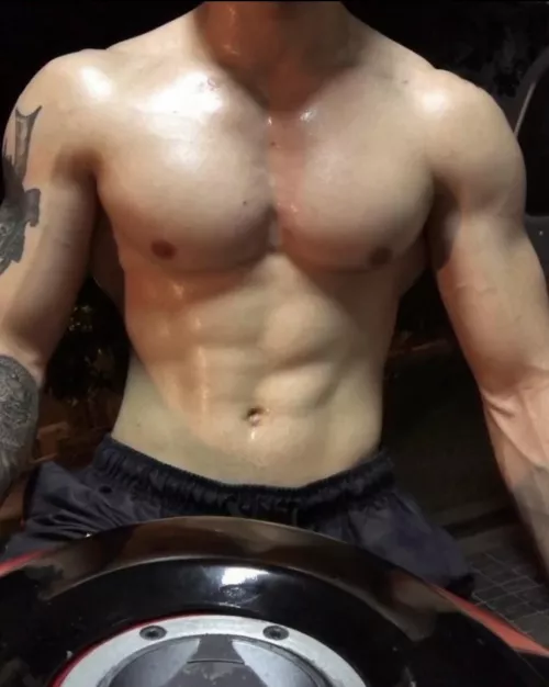 No woman’s bra can fit my big ass moobs 😈😂😂