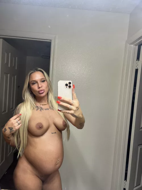 pregnancy makes me so much naughtier 