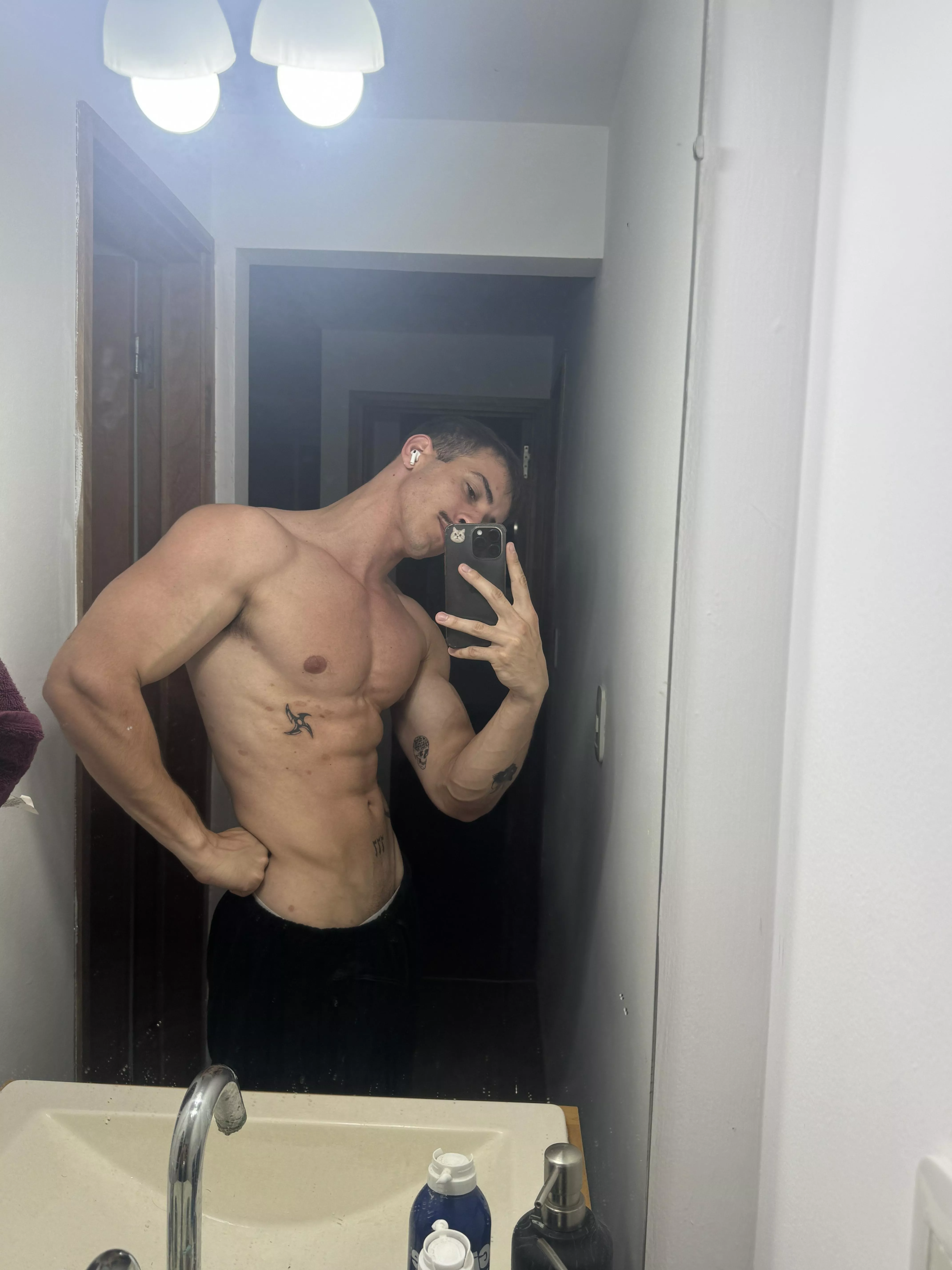 Ready to open your wallet for muscle daddy?