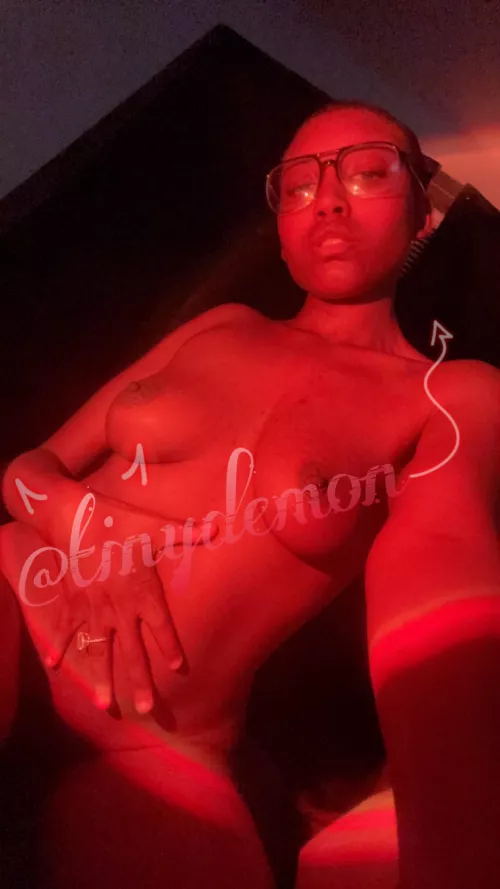 [selling] [cam] [sext] [GFE] fin[dom] [sph] and more ! Dm me for my full menu