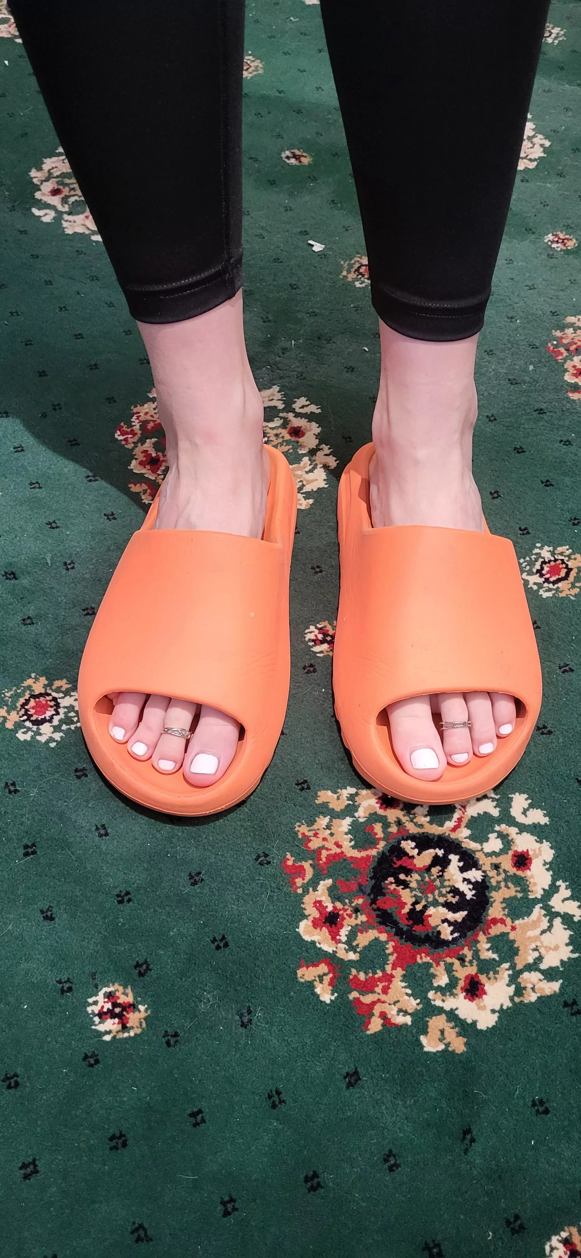 Size 10 feet in need of a good massage pleasee