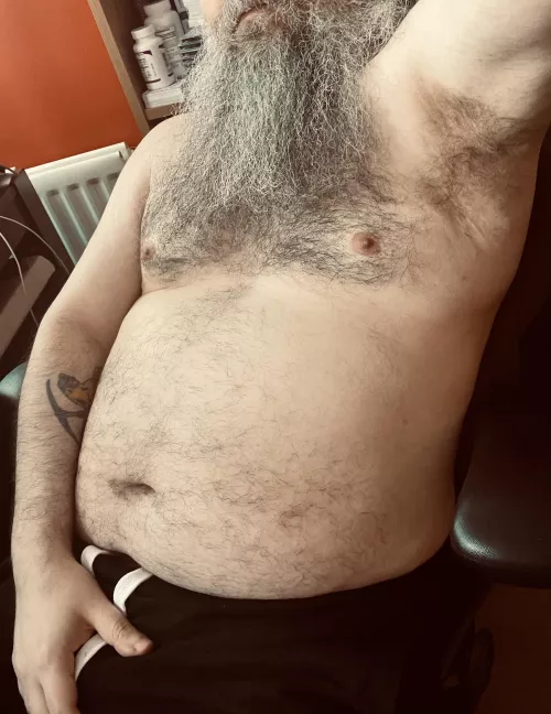 Smells like bear in here