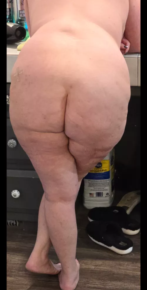 Spank me please ♥️♥️