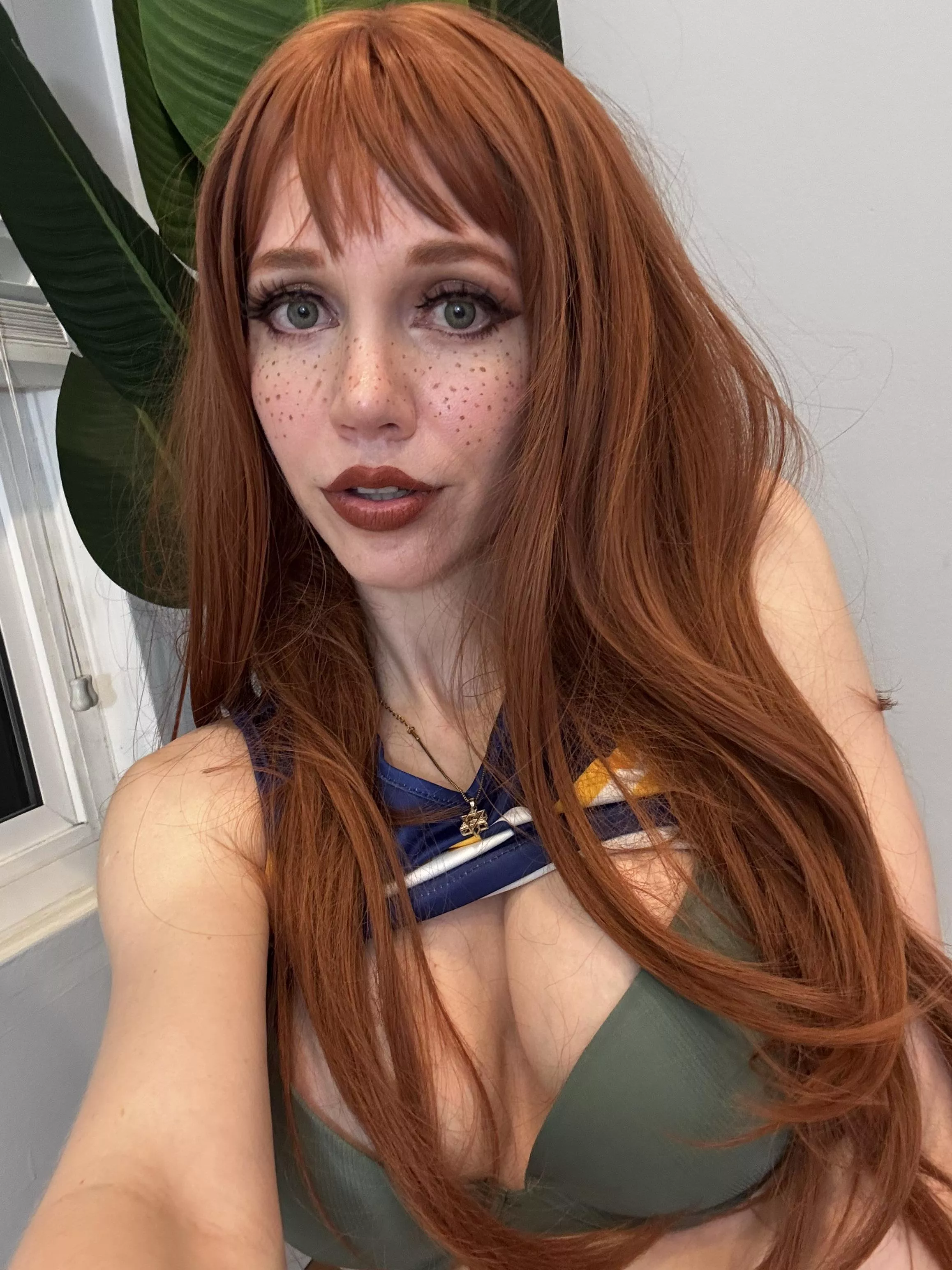 Sweet face. Dirty mouth