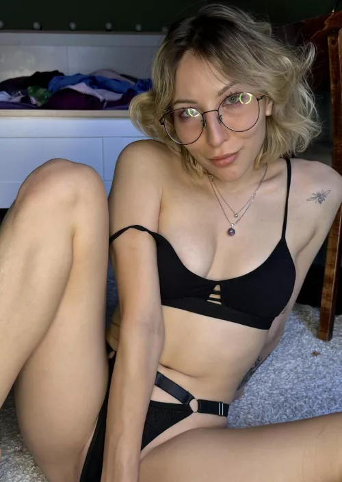 The black lingerie I have on is my key to your head