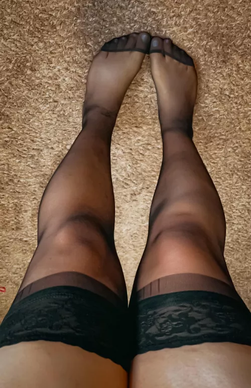 Thigh high Thursday 💜 