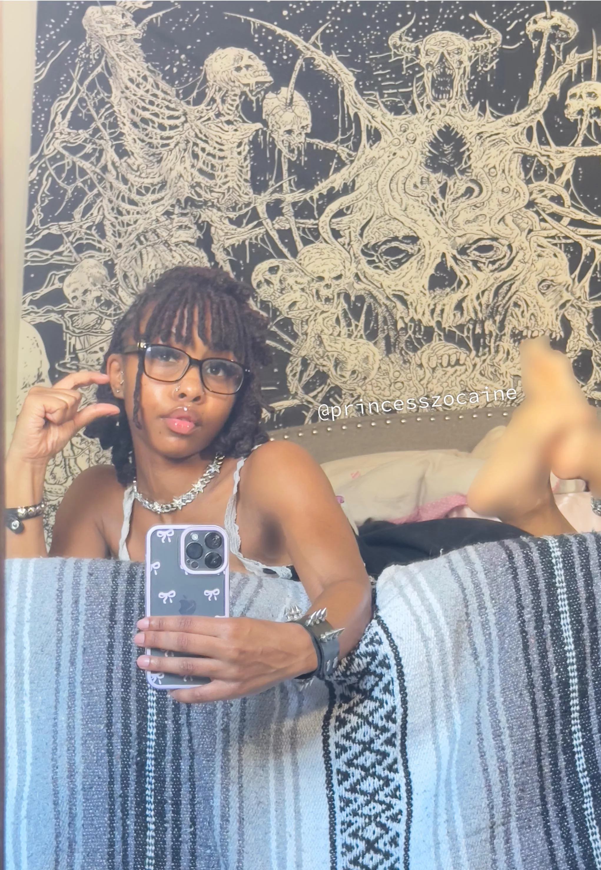 Too small 😂 no wonder the only way you can satisfy is through tht wallet 