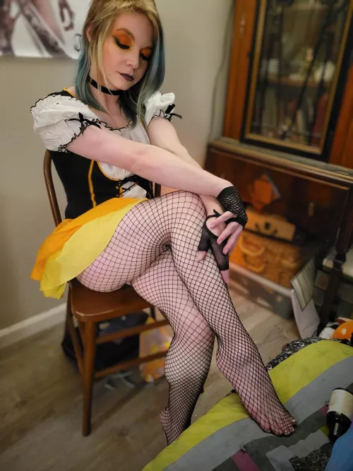 Trick or Treat, lovelies!! 