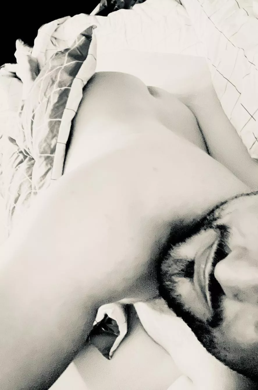 Wer mag mir den Hintern versohlen? (m35)