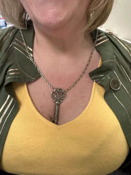 Wifey’ decorative key