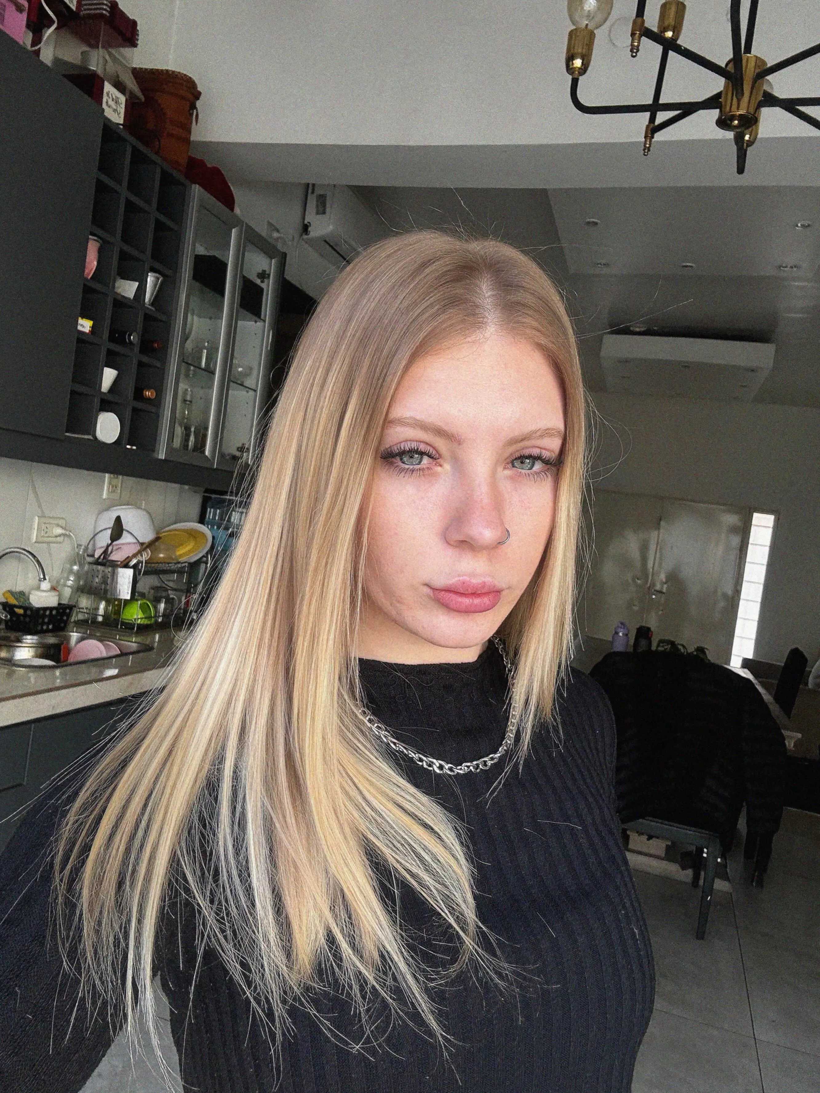 18F4M. I'm alone right now, Are you thinking what I'm thinking? Dm is the key 