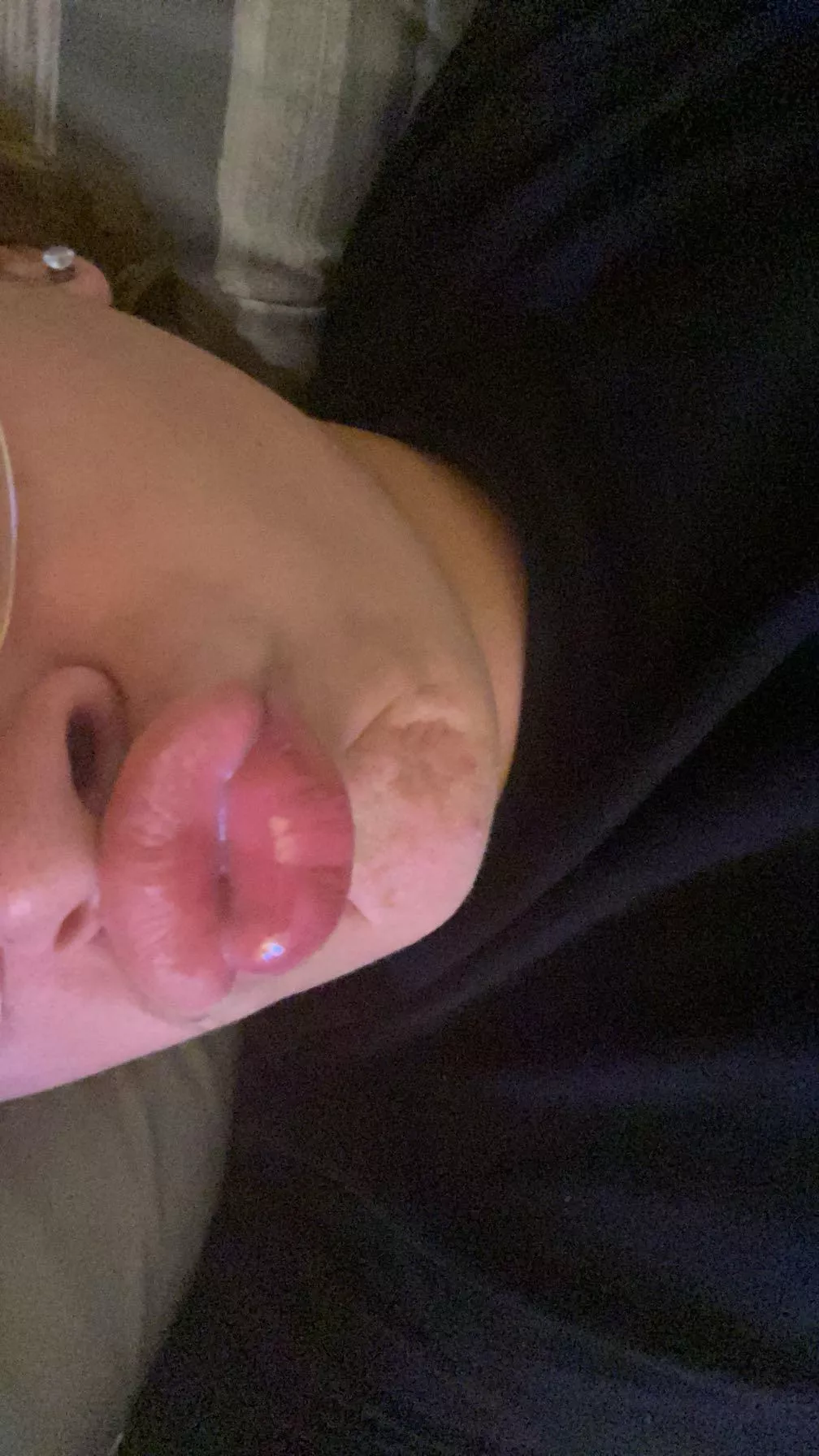 18m femboy looking to serve a master I have a lot of kinks my last account got banned sadly 💔