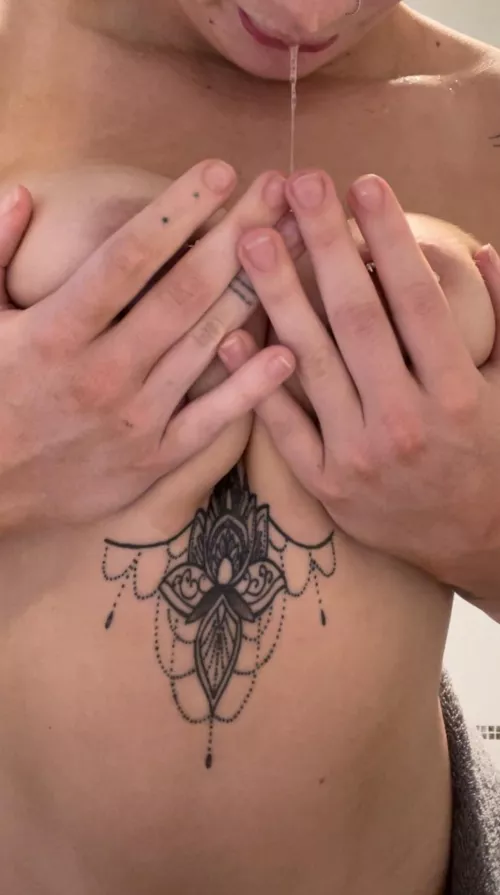 21 [F4Mf] Happy Halloween who want to slide in between them, hosting in the heights until I go out to party tonight 