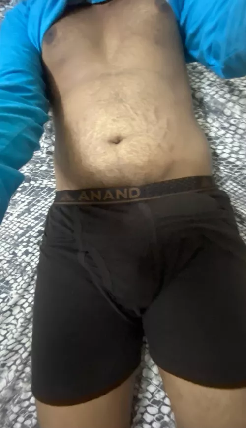 22 looking for a bro to motivate me to lose weight 