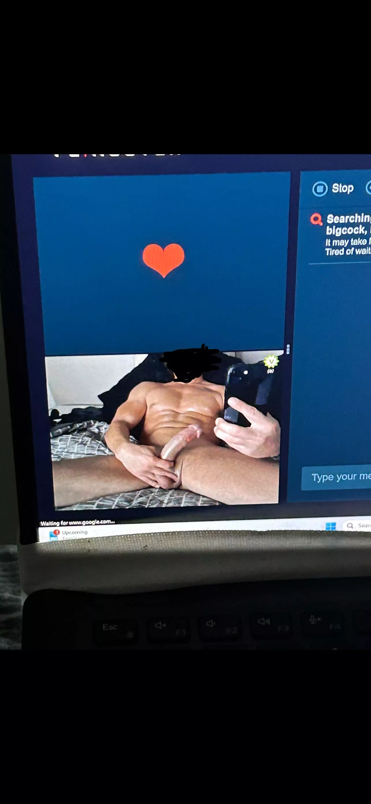 About to get on, who wants to find and record me cumming to them?😏