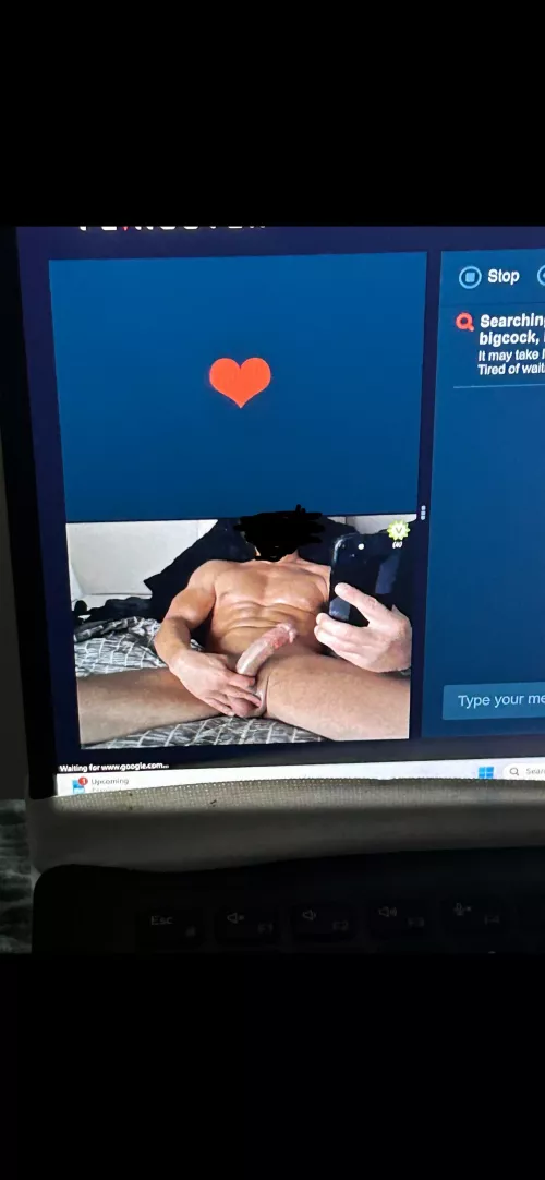 About to get on, who wants to find and record me cumming to them?😏