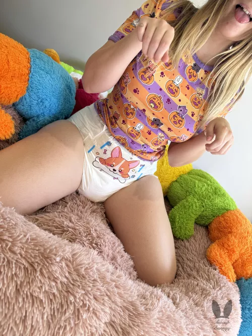 All dress and ready to bark for treats 🐶 🎃