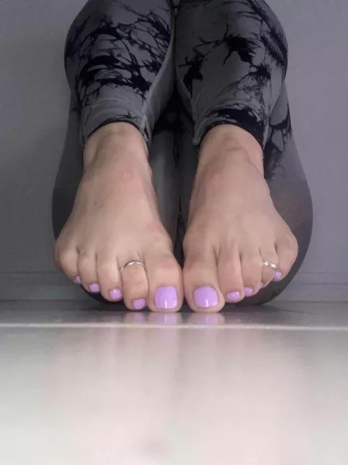 Any Aussie boys ready to submit at my feet  message me on kik - Cuteaussietoes      Adelaide slut 