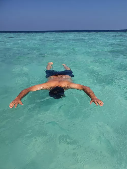 Anybody up for a hookup today? Have a hotel booked in noida (NOT OYO) love eating ass. 