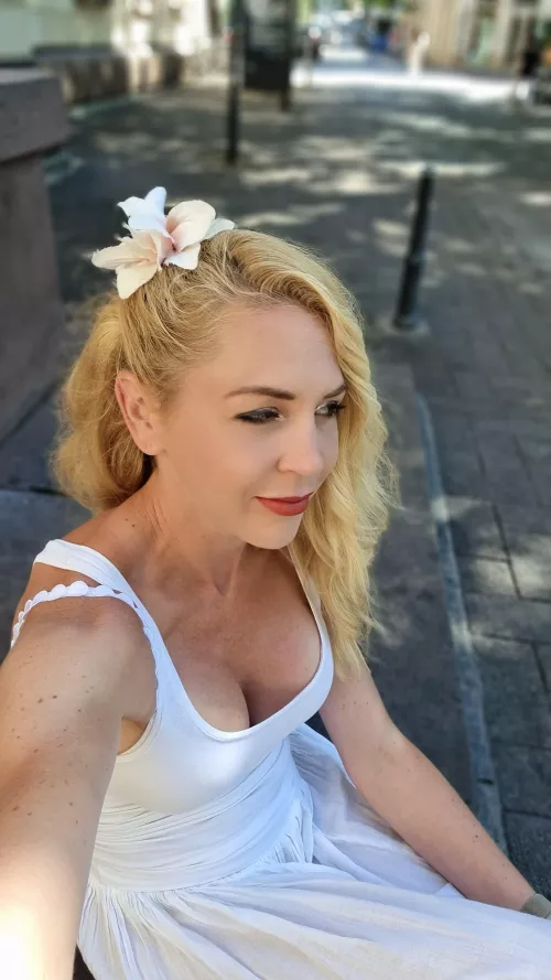 Average or beyond average on this selfie.