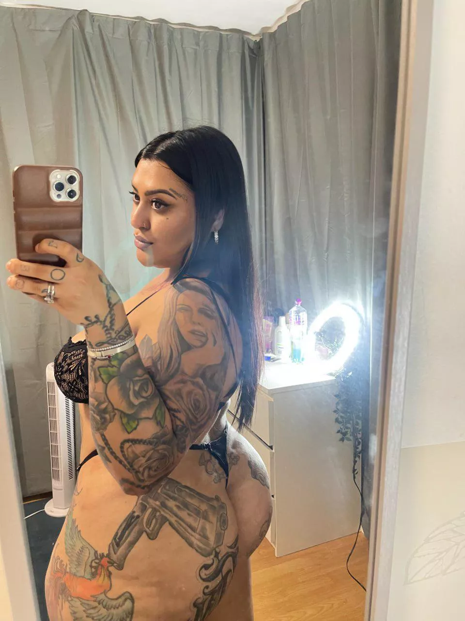 bbw and naughty girl, would you join her for a fun? nwa
