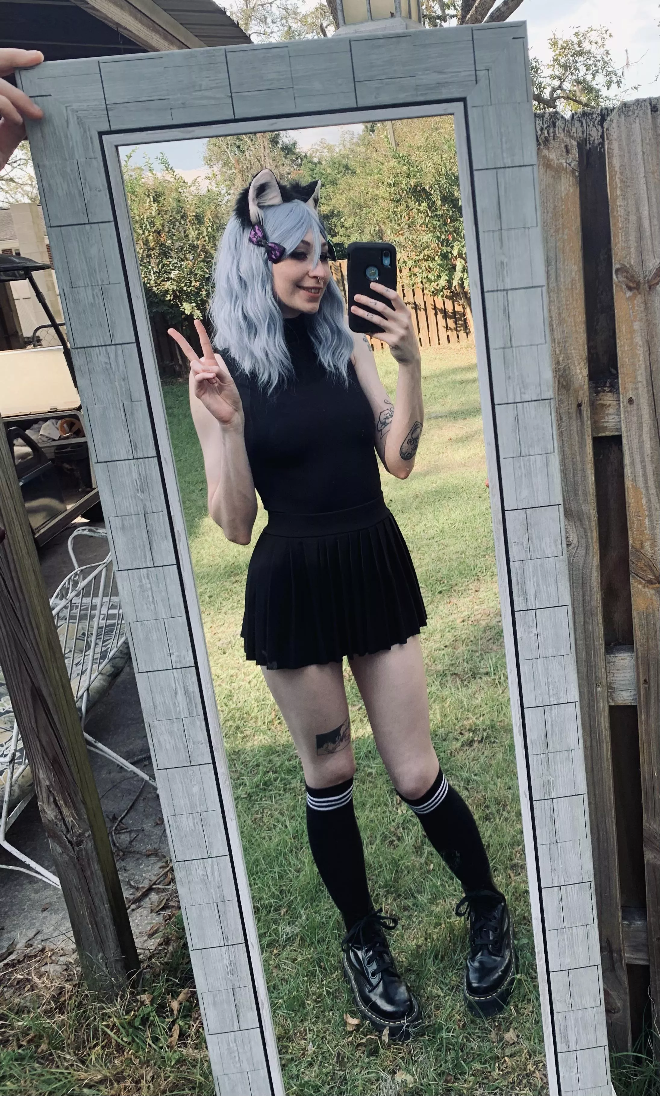 big boots tiny skirt🖤