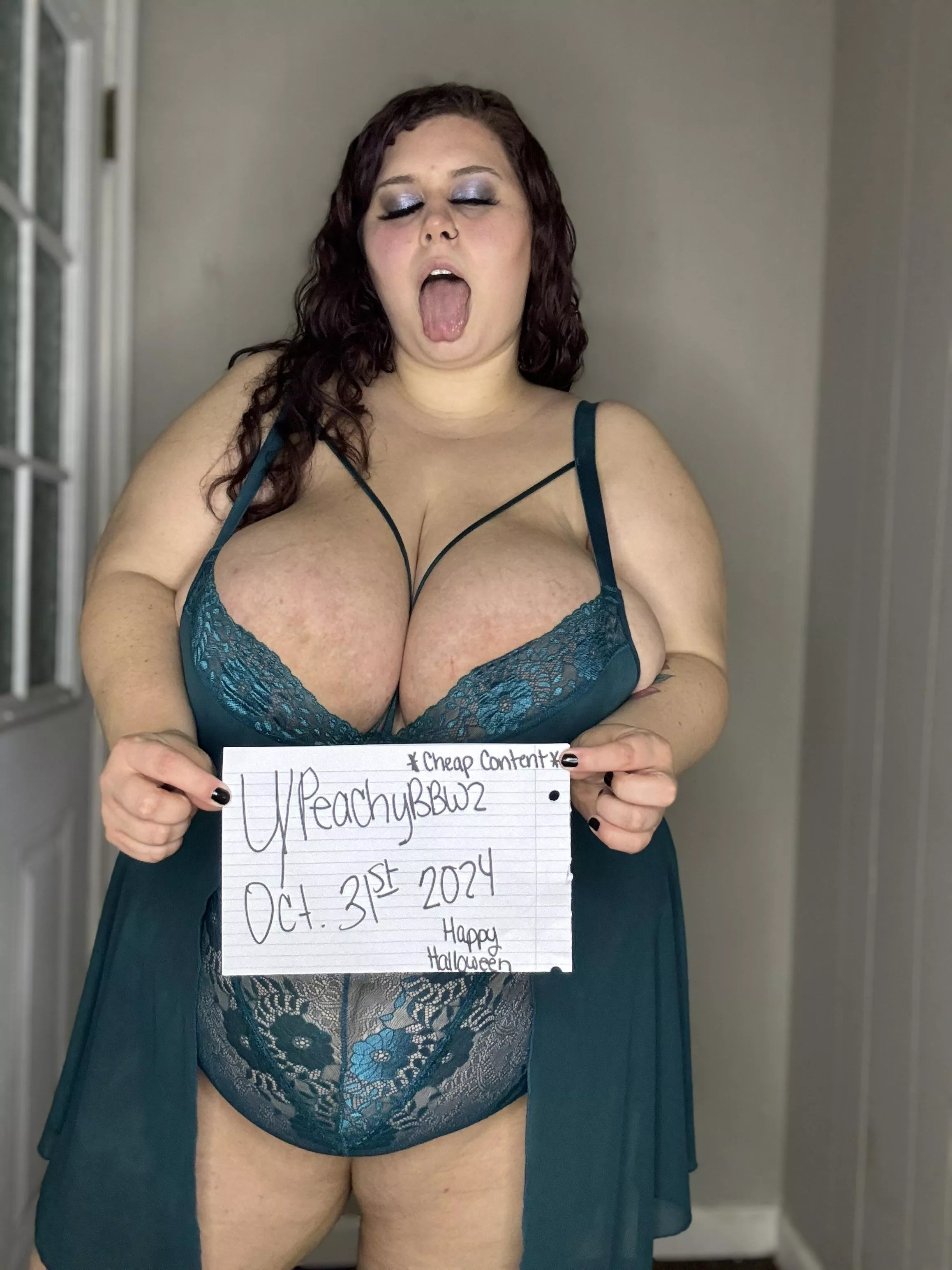 Big tits and a video call? I’m going to make you cum loads! 