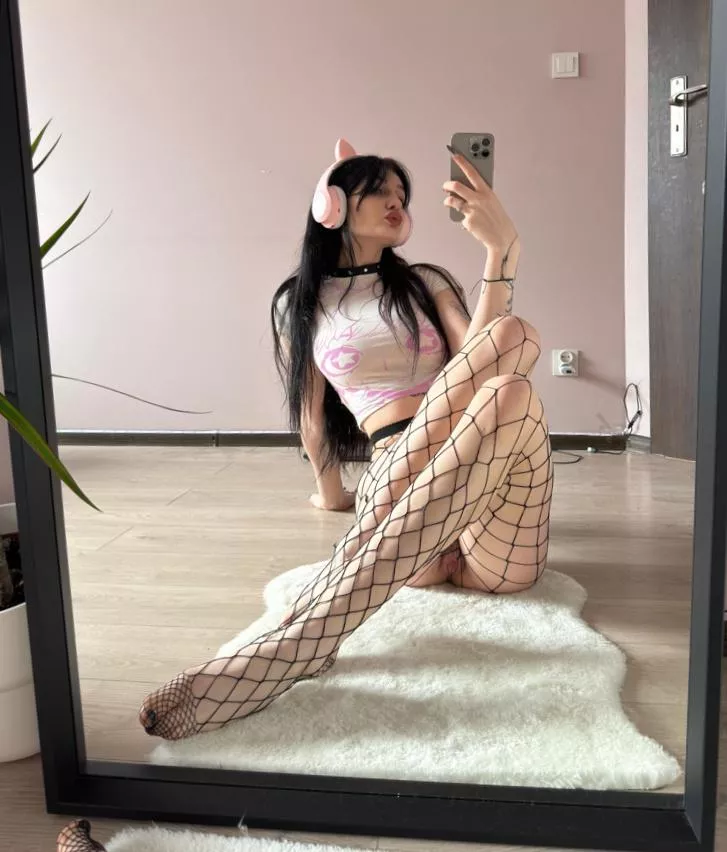 Can you help rip off my fishnets to see my ass