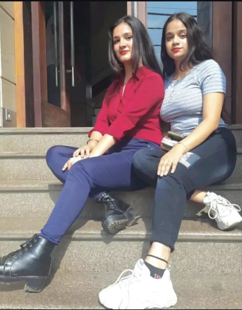 Dono mei se kisko kese chodoge? 