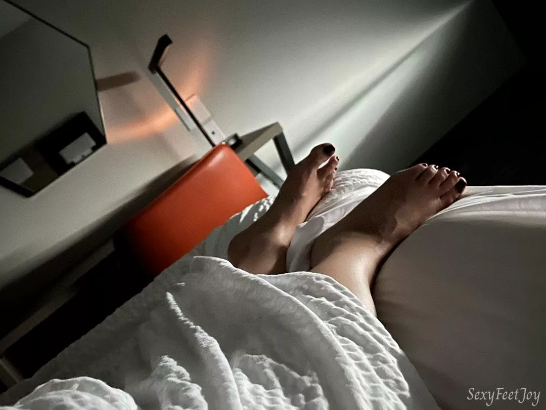 Feet just waking up with the sunrise