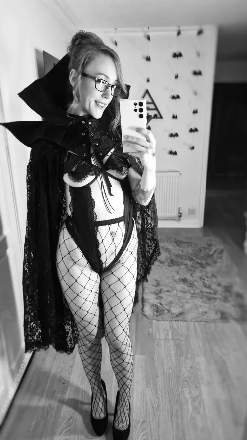 Happy Halloween (f)