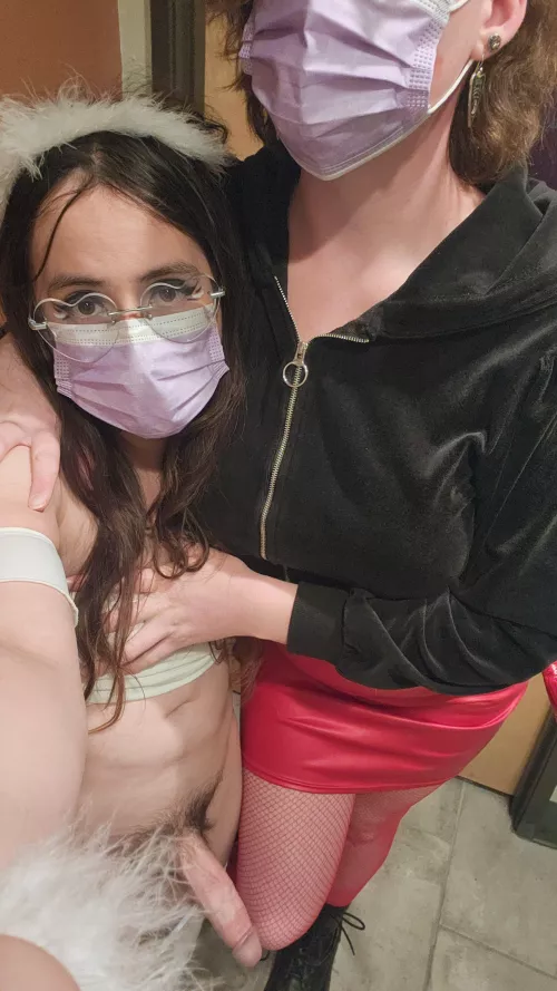 happy halloween !! me and gf were angel and devil 🧡