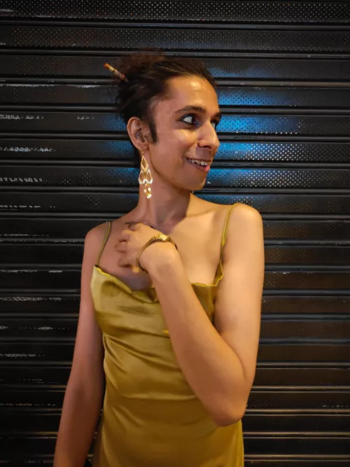 Have run out of dresses and ideas for pics to upload here! Anyone with any inspiration? Help can be rewarded! 