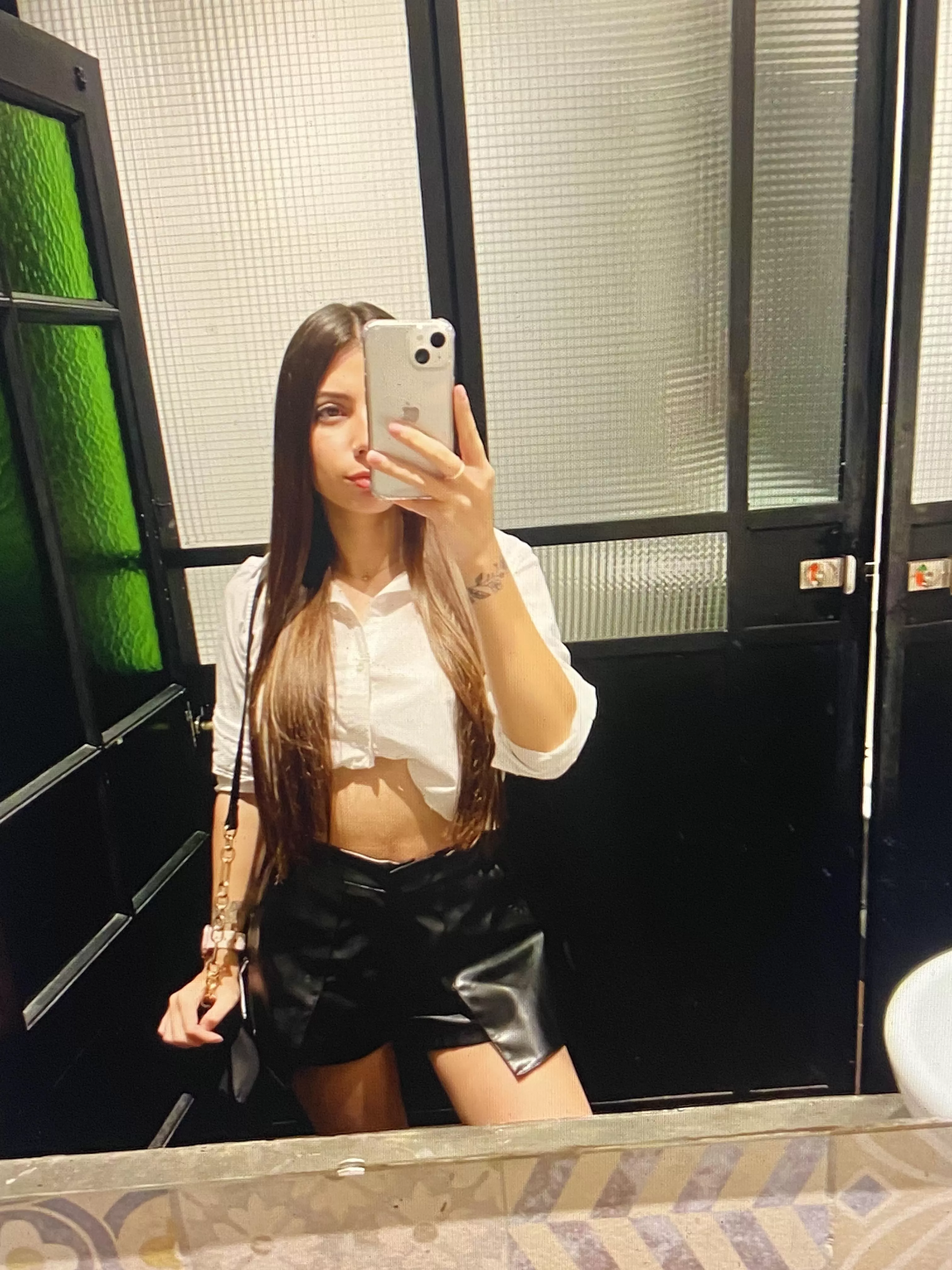 [@hews] do i suit white? 