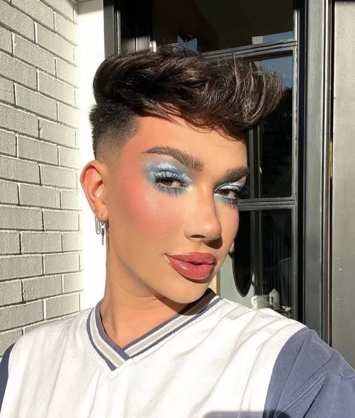 His lips are so juicy 